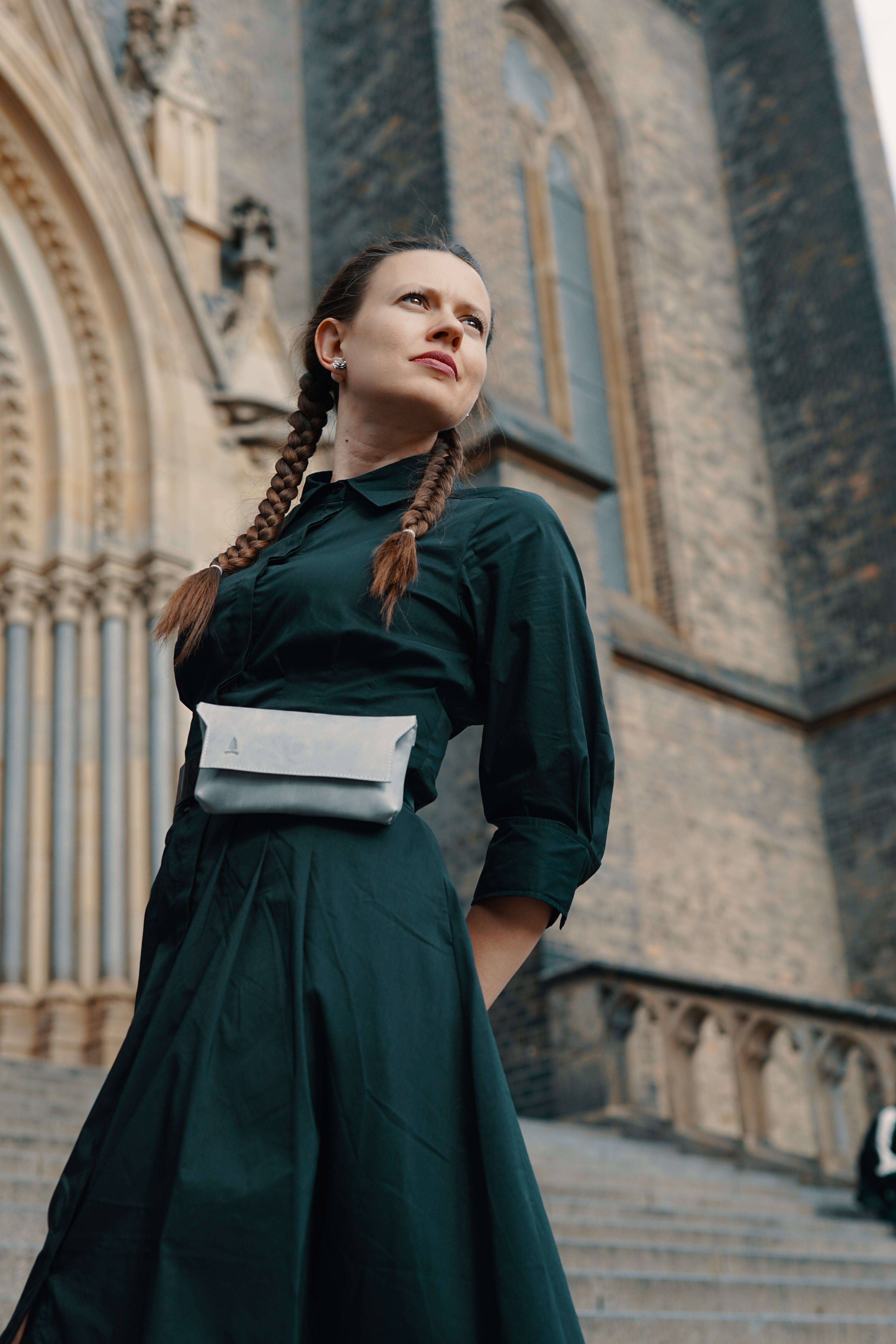 Stilvolles graues Set für Damen Challenger - Gürtel und Handtasche