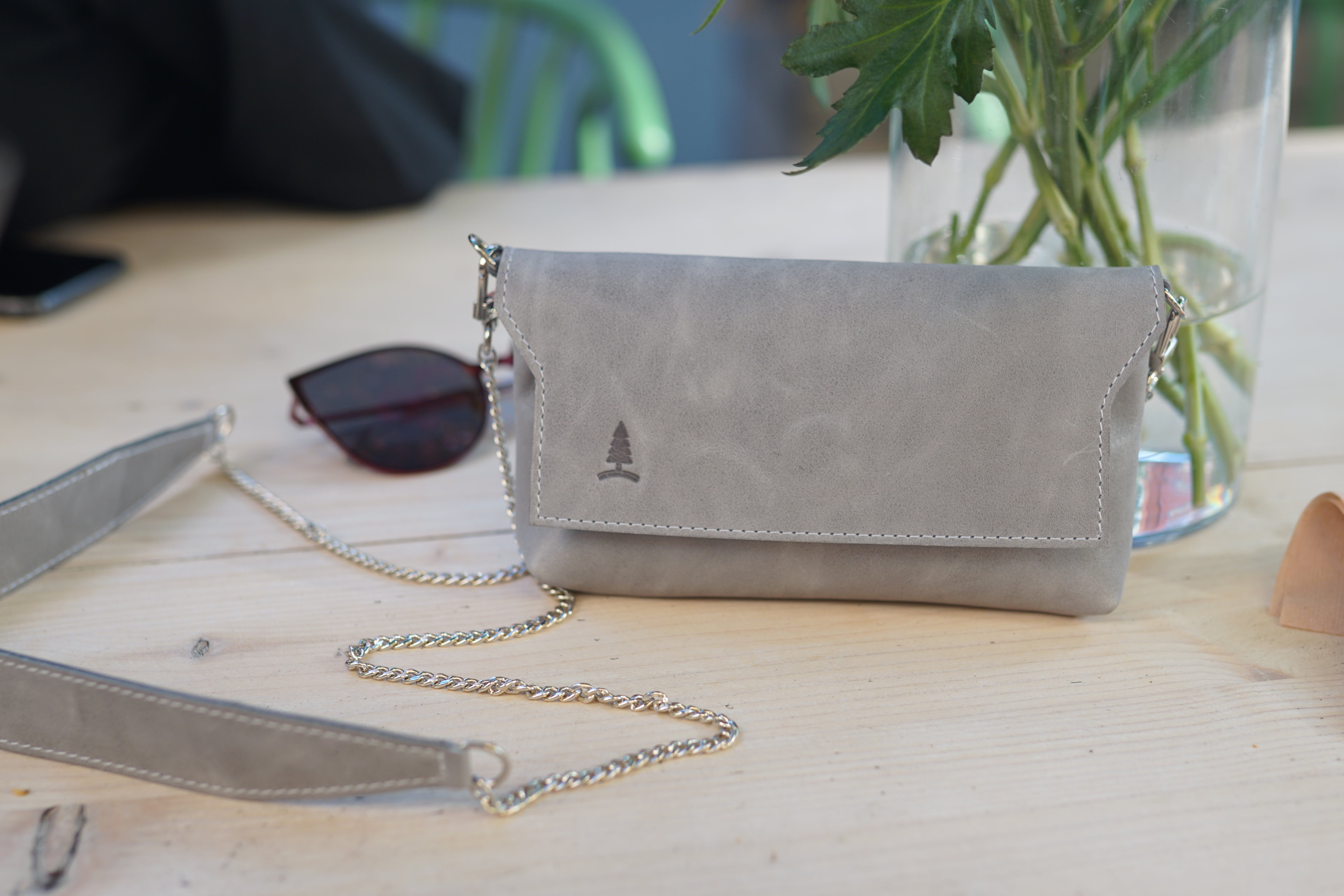 Stilvolles graues Set für Damen Challenger - Gürtel und Handtasche